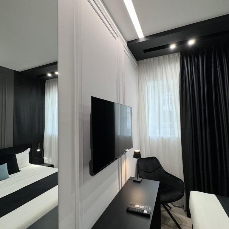 Gallerie Boutique Rooms - Double Room with Private Bathroom - 16