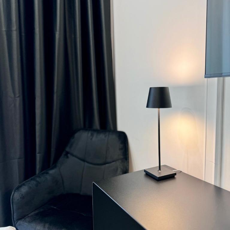 Gallerie Boutique Rooms - Double Room with Private Bathroom - 12