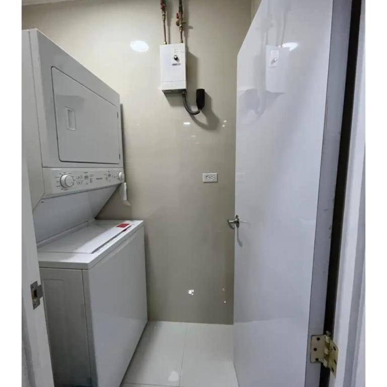 Renewed apt in Altamira, the heart of Caracas - Apartment - 10