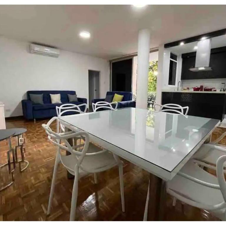 Renewed apt in Altamira, the heart of Caracas - Apartment - 11