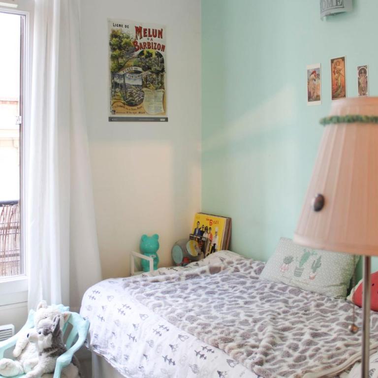 Spacious family nest facing Square des Épinette - Appartement - 23