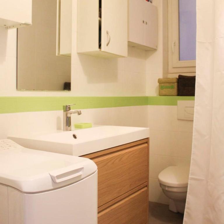 Spacious family nest facing Square des Épinette - Appartement - 29