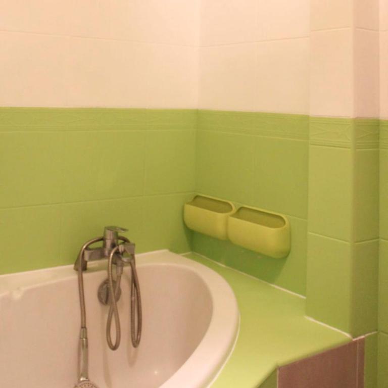Spacious family nest facing Square des Épinette - Appartement - 31