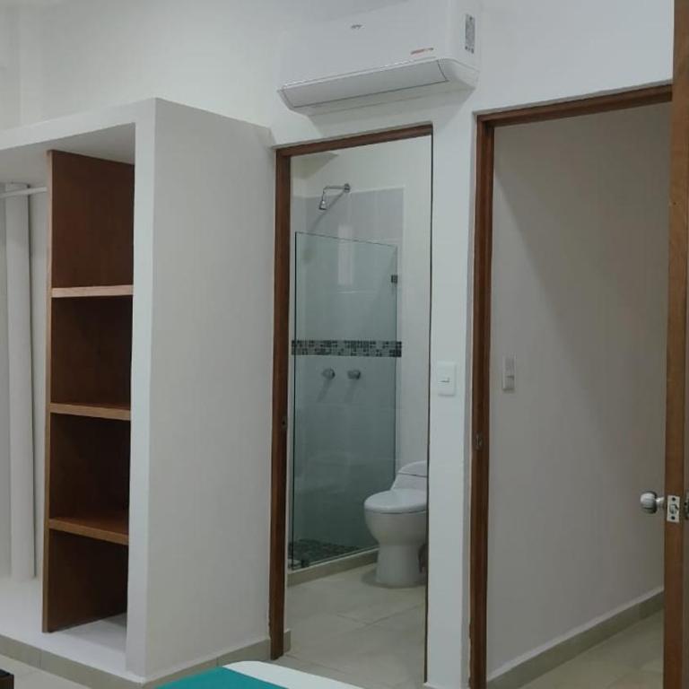 Condominio Aeromar - Habitación Doble con baño privado - 2 camas - 11