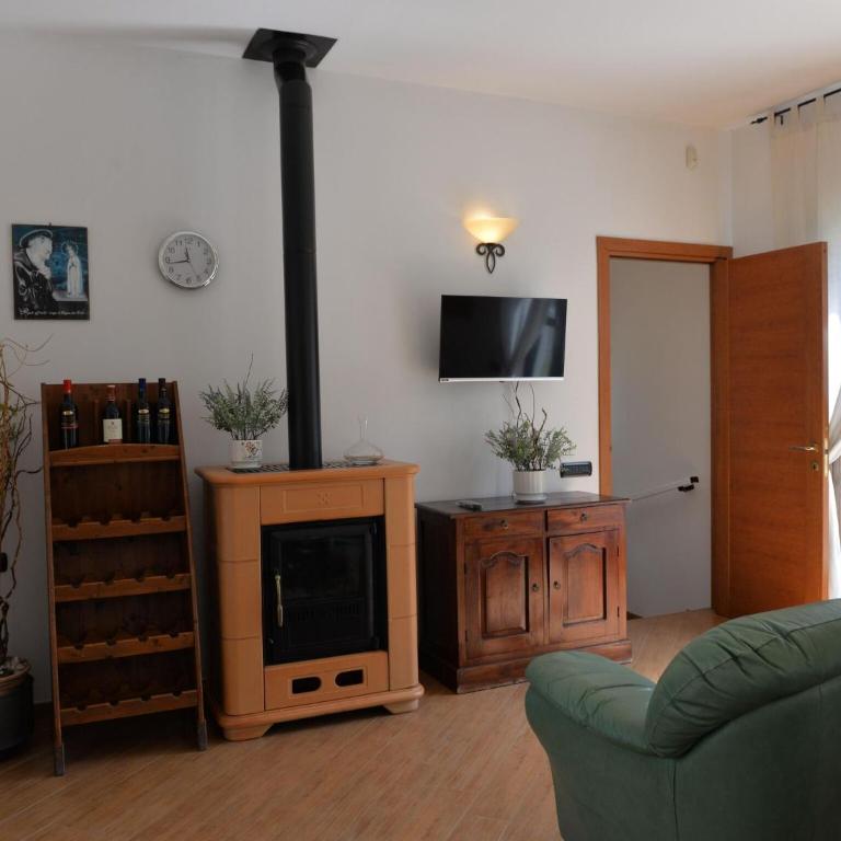 Villa in Casalini with Pool & Olive Garden - Six-Bedroom Holiday Home - 8