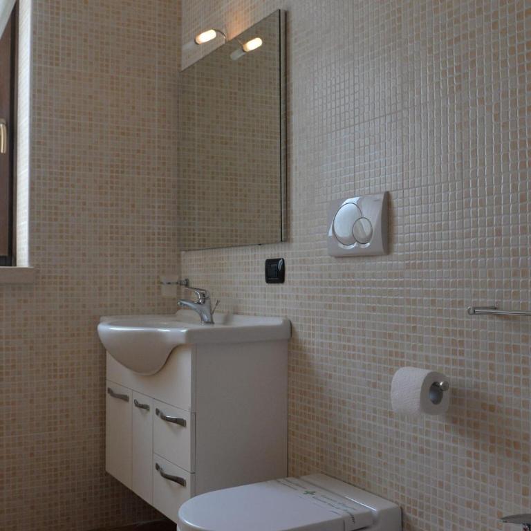 Villa in Casalini with Pool & Olive Garden - Six-Bedroom Holiday Home - 48