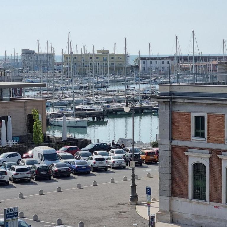 Nazario Sauro 20 - Appartamento con 3 Camere da Letto - 53