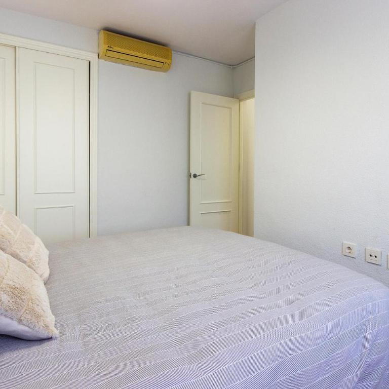Nice Apartment In Santa Pola With Wifi - Apartamento de 3 dormitorios - 16