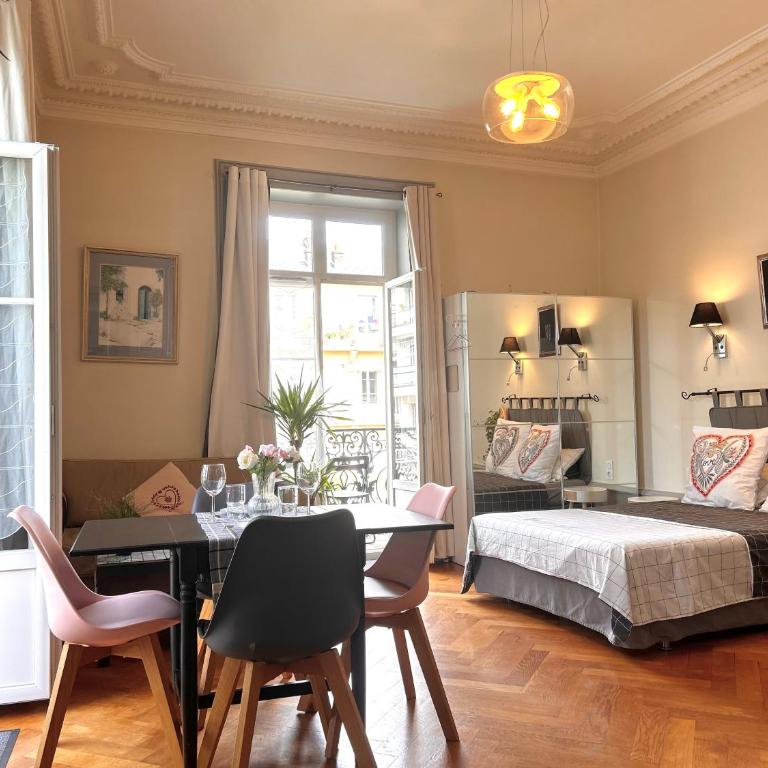 Carla's Residences F1 Hyper Centre - Appartement avec Balcon - 6