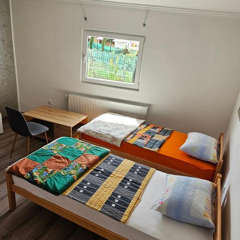 Apartmani Roki - Standardna Dvokrevetna Soba sa Zasebnim Krevetima i Zajedničkim Kupatilom - 9