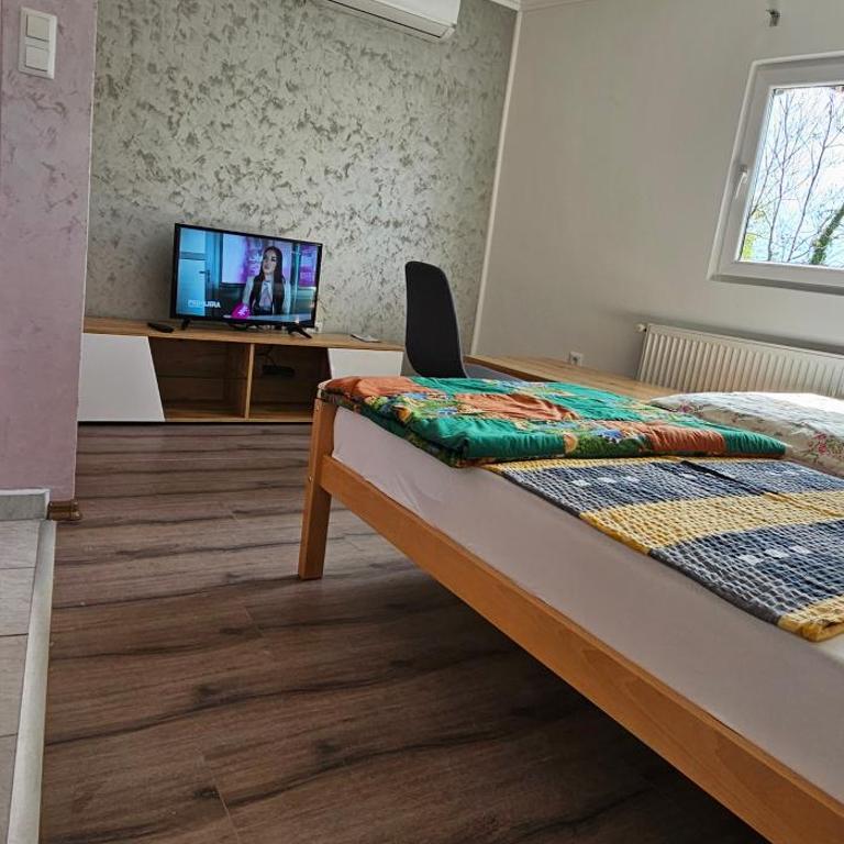 Apartmani Roki - Standardna Dvokrevetna Soba sa Zasebnim Krevetima i Zajedničkim Kupatilom - 15