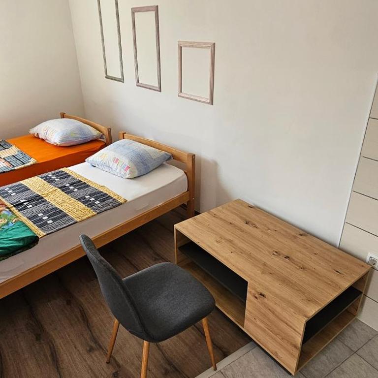 Apartmani Roki - Standardna Dvokrevetna Soba sa Zasebnim Krevetima i Zajedničkim Kupatilom - 18