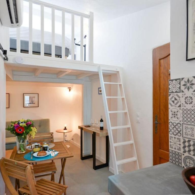 LE PETIT BATEAU - NEW cosy/charming studio/mezzanine for 3 - AC/WIFI - One-Bedroom Apartment - 1