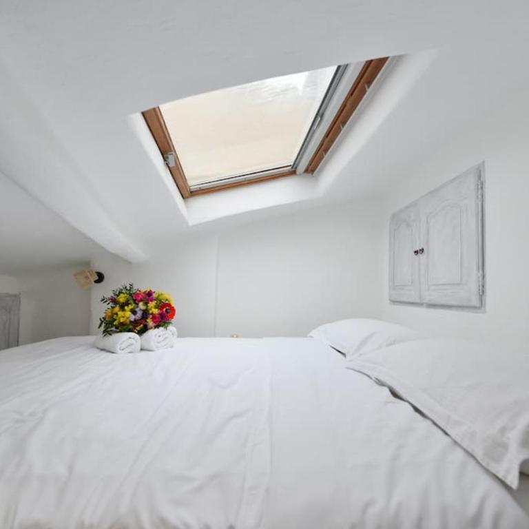 LE PETIT BATEAU - NEW cosy/charming studio/mezzanine for 3 - AC/WIFI - One-Bedroom Apartment - 2