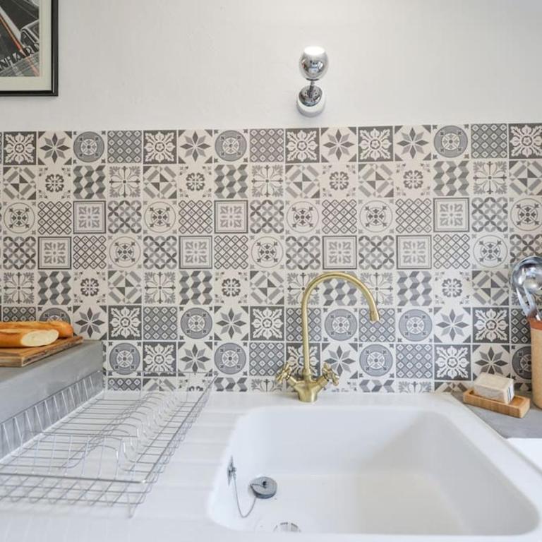 LE PETIT BATEAU - NEW cosy/charming studio/mezzanine for 3 - AC/WIFI - One-Bedroom Apartment - 12