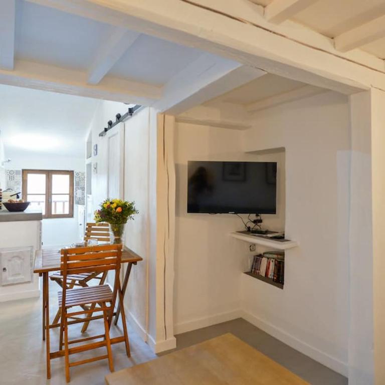 LE PETIT BATEAU - NEW cosy/charming studio/mezzanine for 3 - AC/WIFI - One-Bedroom Apartment - 14