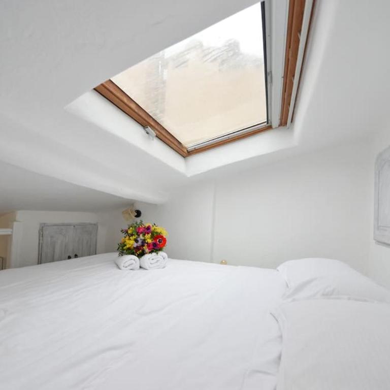 LE PETIT BATEAU - NEW cosy/charming studio/mezzanine for 3 - AC/WIFI - One-Bedroom Apartment - 17