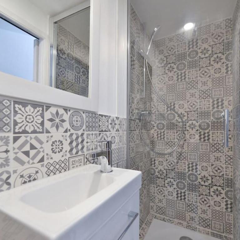 LE PETIT BATEAU - NEW cosy/charming studio/mezzanine for 3 - AC/WIFI - One-Bedroom Apartment - 21