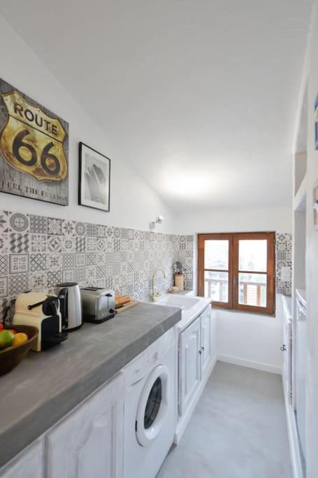 LE PETIT BATEAU - NEW cosy/charming studio/mezzanine for 3 - AC/WIFI - One-Bedroom Apartment - 24