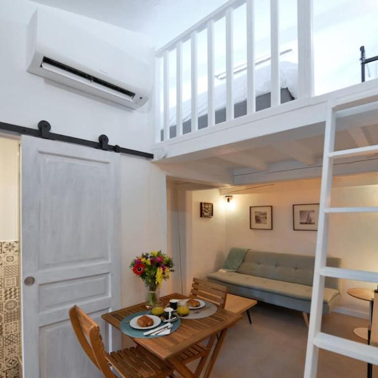 LE PETIT BATEAU - NEW cosy/charming studio/mezzanine for 3 - AC/WIFI - One-Bedroom Apartment - 30