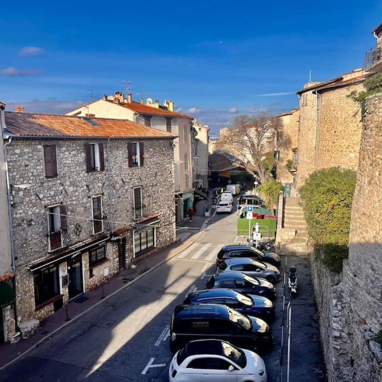 LE PETIT BATEAU - NEW cosy/charming studio/mezzanine for 3 - AC/WIFI - One-Bedroom Apartment - 32