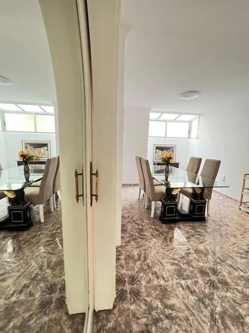 Spacious & Centrally-Located Apartment - Apartamento de 3 dormitorios - 14
