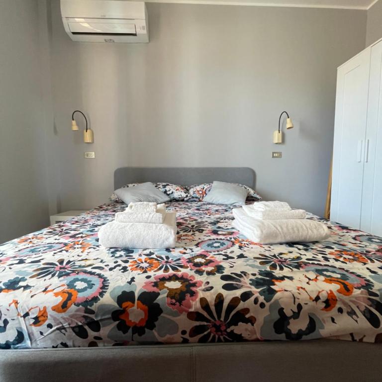 La Romantica - Two-Bedroom Apartment - 14