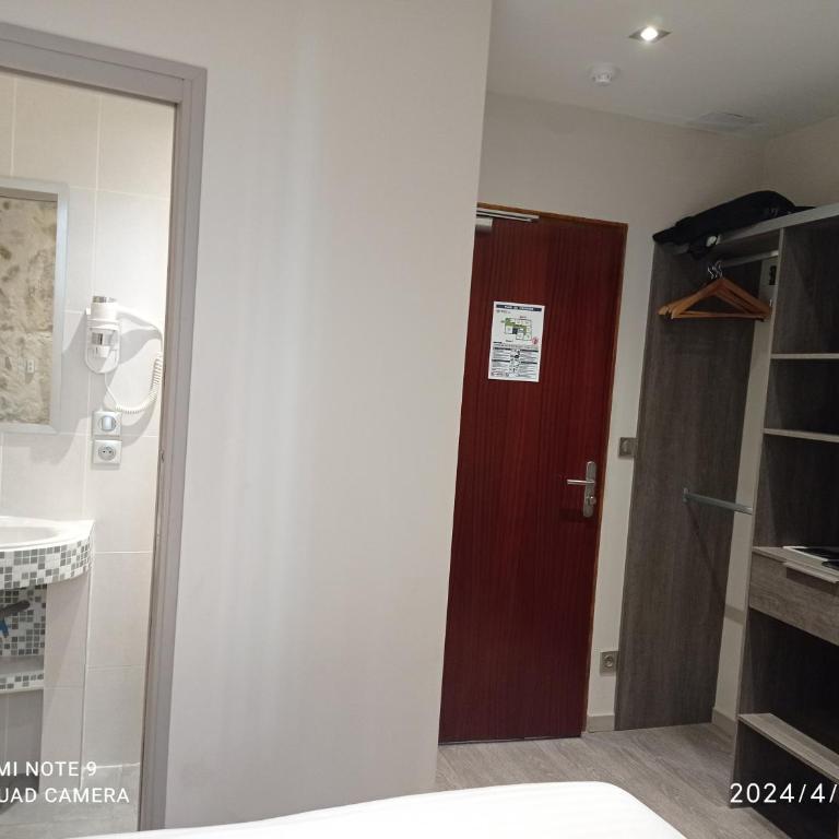 Hotel de la Couronne - Petite Chambre Simple - 1
