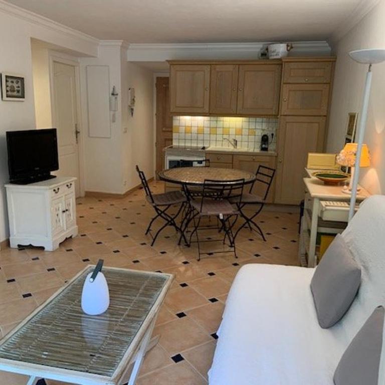 Appartement T3 avec grand jardin privé, climatisation et parking - FR-1-100-205 - Appartement (6 Adultes) - 16