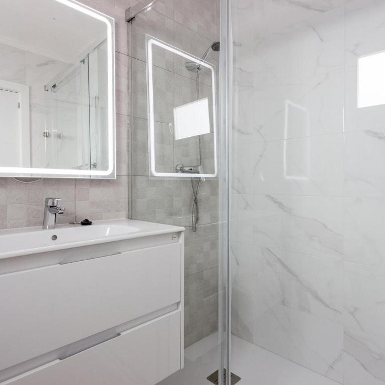 Lovely Apartment In Santa Pola With Wifi - Apartamento de 2 dormitorios - 20