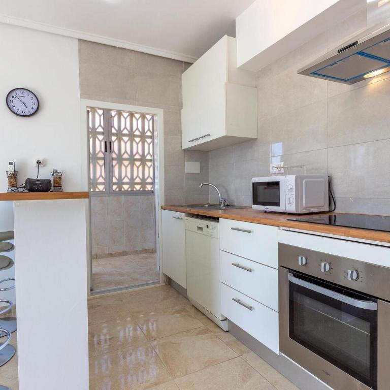 Lovely Apartment In Santa Pola With Wifi - Apartamento de 2 dormitorios - 6