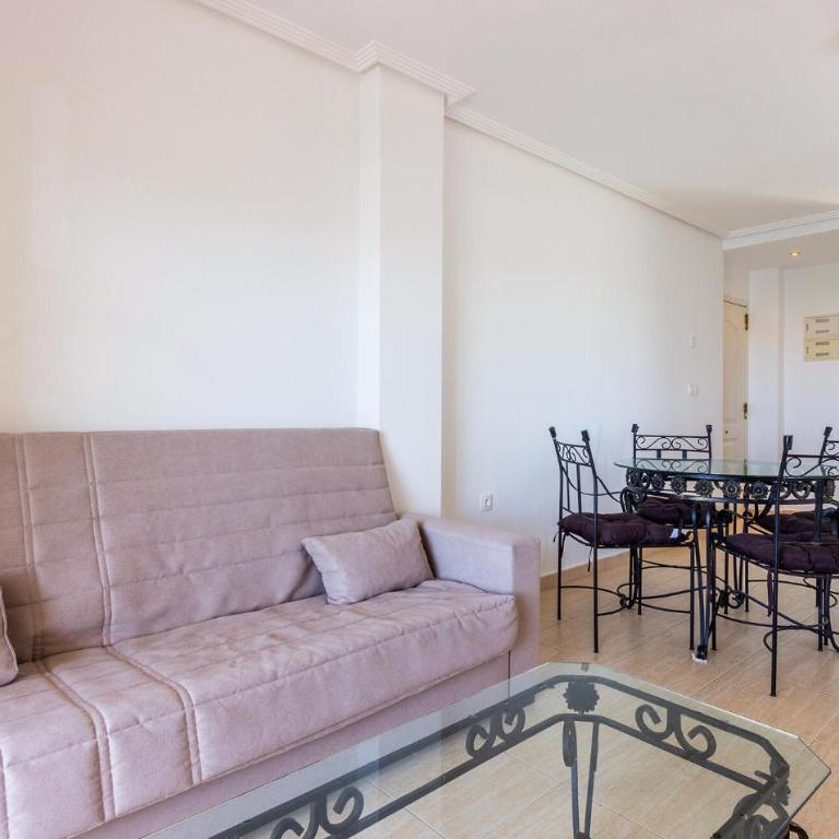 Gorgeous Apartment In Torrevieja - Apartamento de 2 dormitorios - 3
