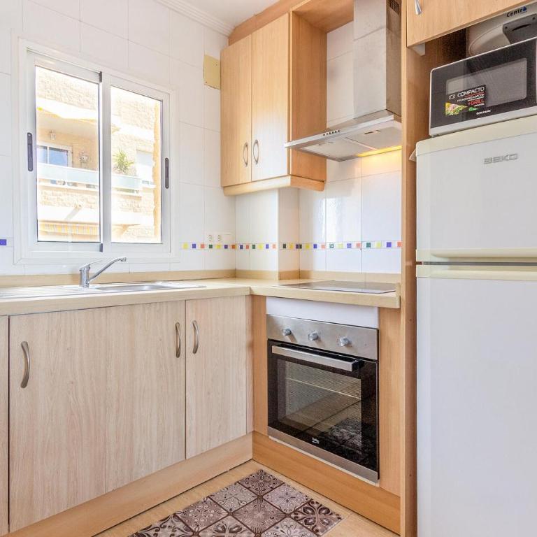 Gorgeous Apartment In Torrevieja - Apartamento de 2 dormitorios - 5