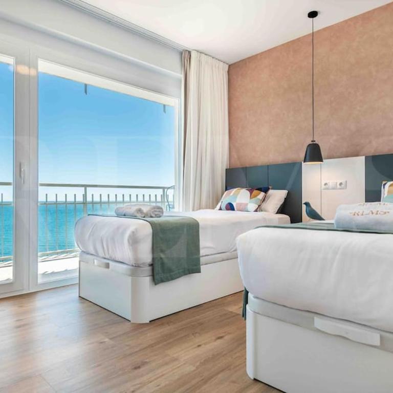 Seaview coastal apartment in Benalmadena by REMS - Three-Bedroom Apartment - 16