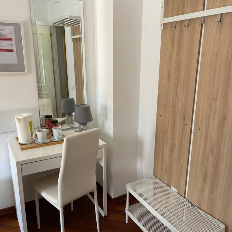 Casa Mia Guesthouse - Camera Doppia con Letti Singoli e Bagno in Comune - 6