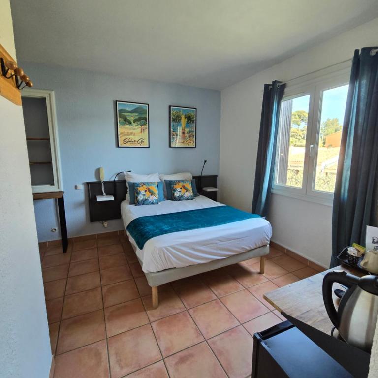 Hotel Chanteplage - Chambre Quadruple - Vue sur Place - 7