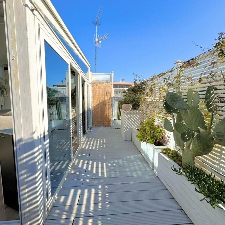 ROOFTOP-MarinaCentro-Unique-Beach-Fun-Smart-LoveApt-Train-Park - Appartamento con 1 Camera da Letto - 16