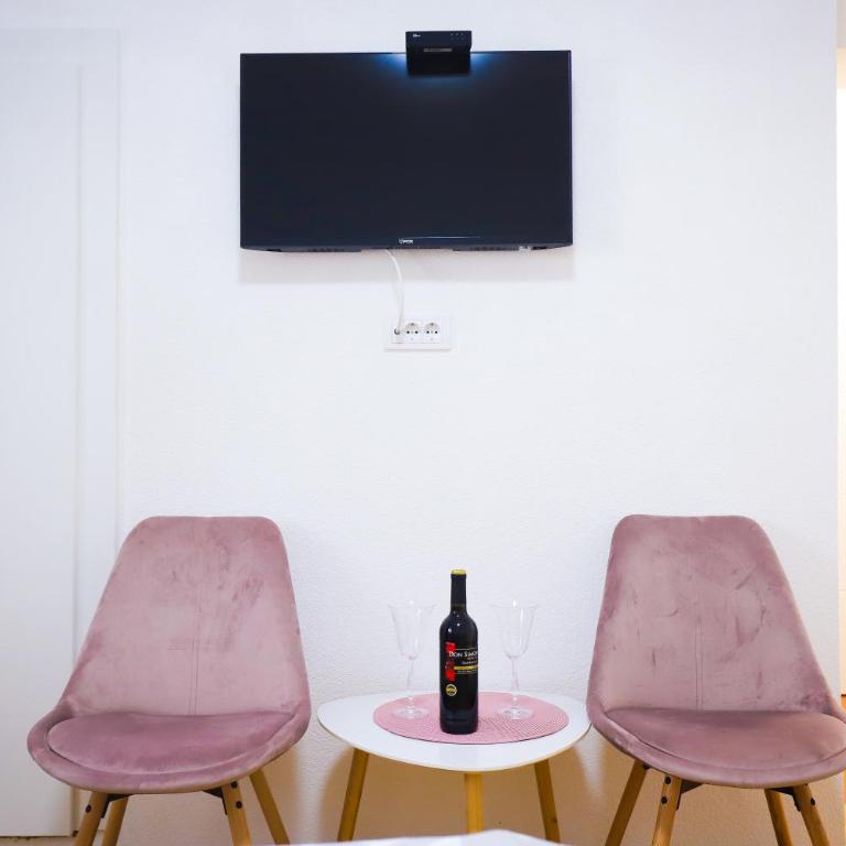 Kuća JEKA - Deluks Dvokrevetna Soba sa Bračnim Krevetom - 8