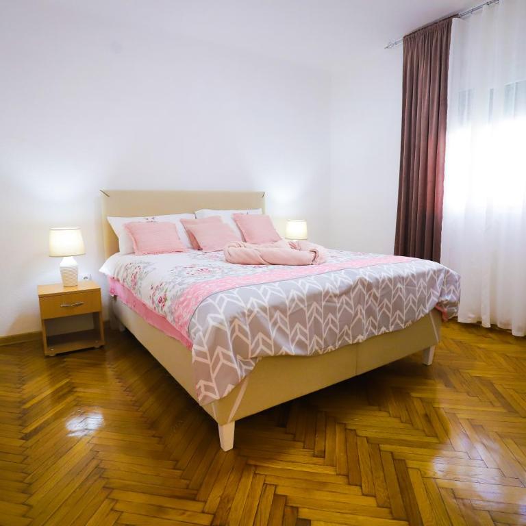 Kuća JEKA - Deluks Dvokrevetna Soba sa Bračnim Krevetom - 6