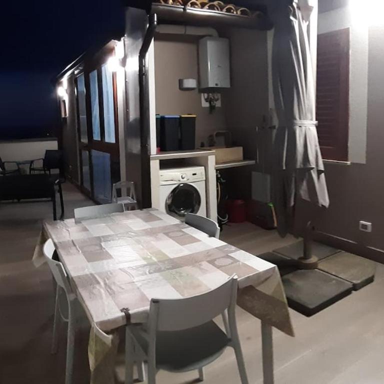 A 2 passi dal castello ,appartamento con veranda - Appartamento con 2 Camere da Letto - 24