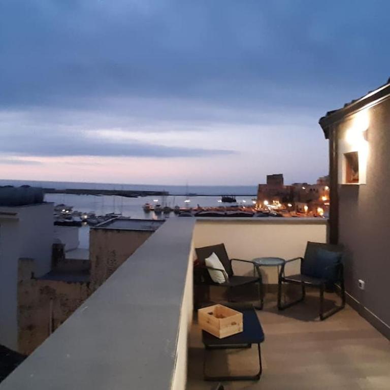 A 2 passi dal castello ,appartamento con veranda - Appartamento con 2 Camere da Letto - 2