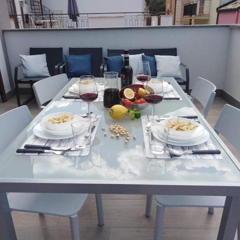 A 2 passi dal castello ,appartamento con veranda - Appartamento con 2 Camere da Letto - 50