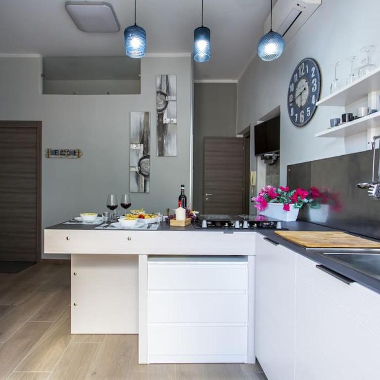 A 2 passi dal castello ,appartamento con veranda - Appartamento con 2 Camere da Letto - 54
