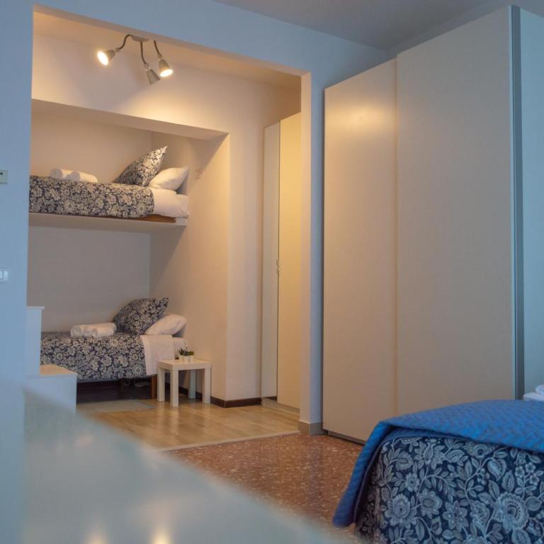 TESTACCIO XIX-XXV Bed & Breakfast - Camera Quadrupla - 8
