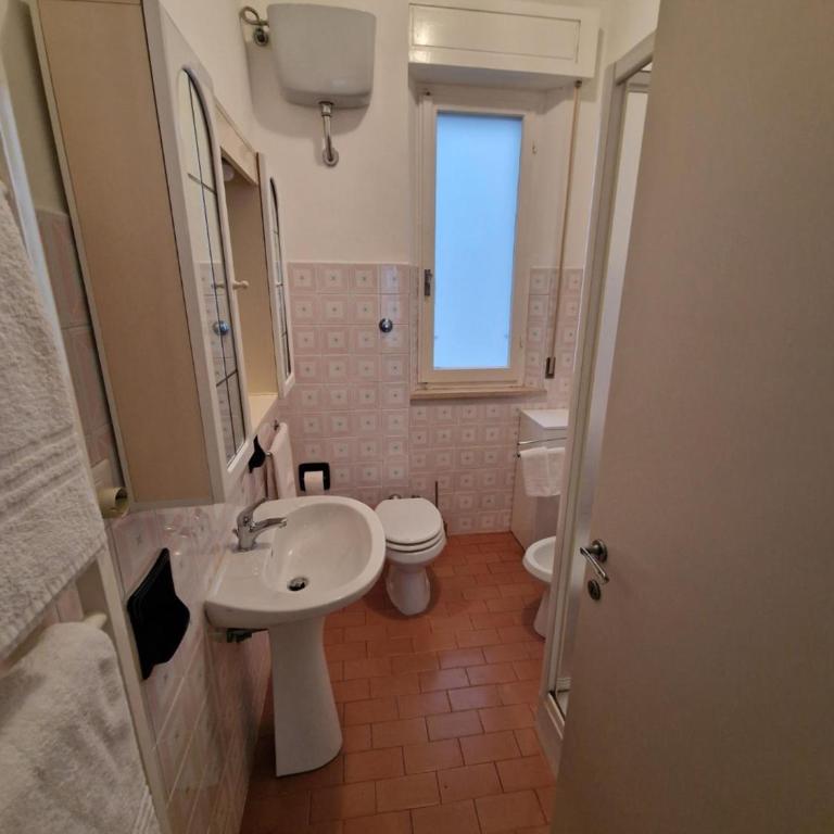 Trilocale centrale e a due passi dal mare con posto auto privato - Appartamento con 2 Camere da Letto - 8