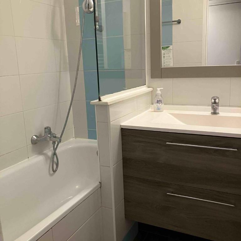 2 pièces avec piscine, 150 m de la plage. - Apartment mit 1 Schlafzimmer - 11
