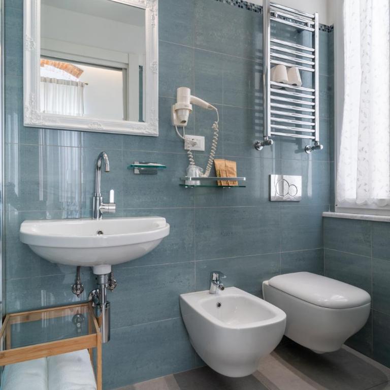 Teresa Rooms & Suites - Deluxe Double Room - 9