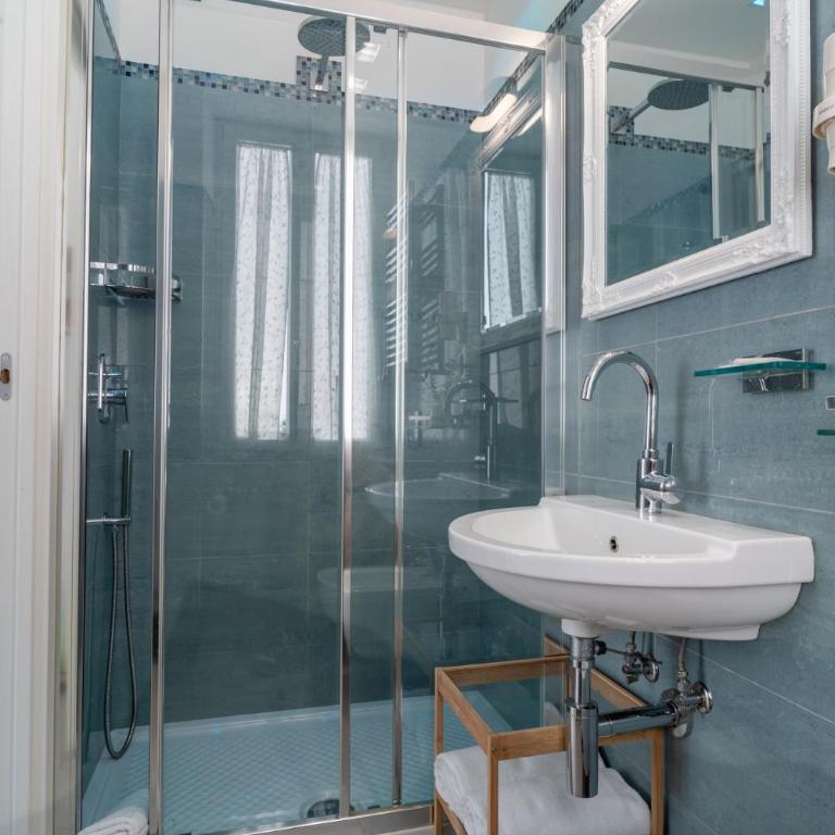 Teresa Rooms & Suites - Deluxe Double Room - 10