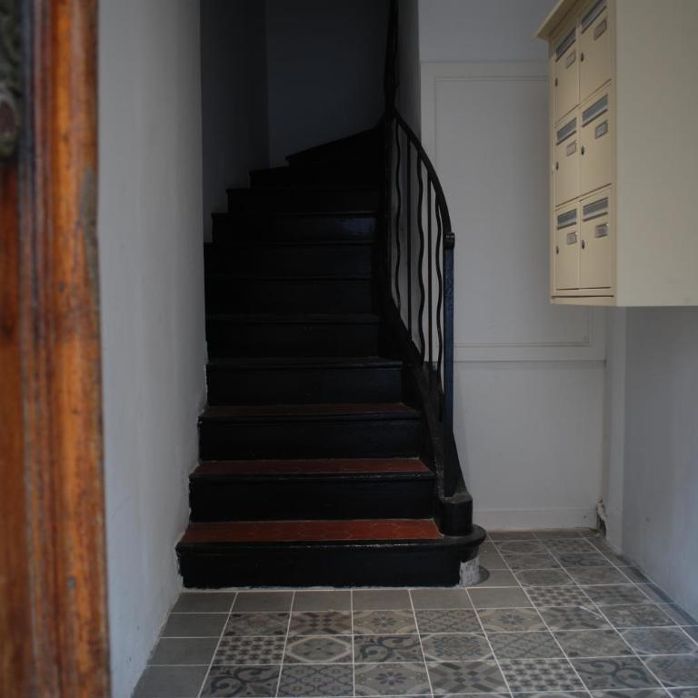 SORTIE 44 - NEWLY renovated 1 bedroom, center of old Antibes - One-Bedroom Apartment - 32