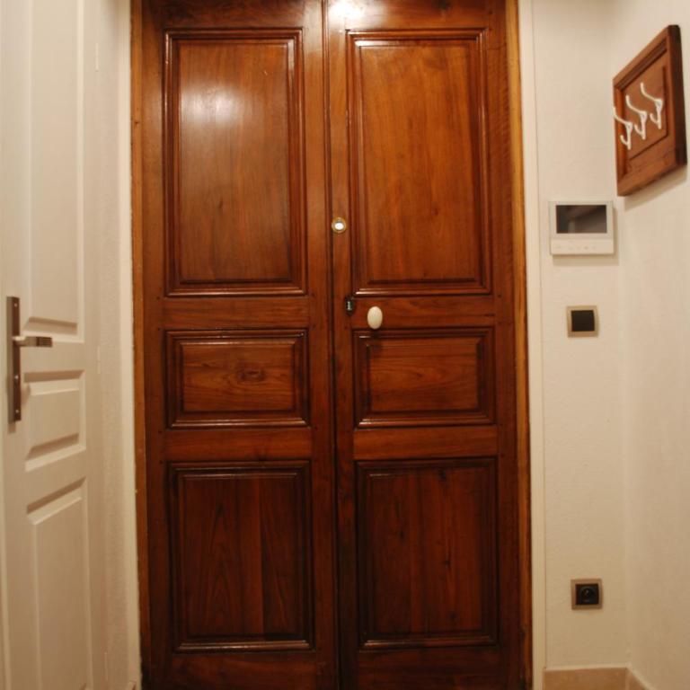 SORTIE 44 - NEWLY renovated 1 bedroom, center of old Antibes - One-Bedroom Apartment - 8